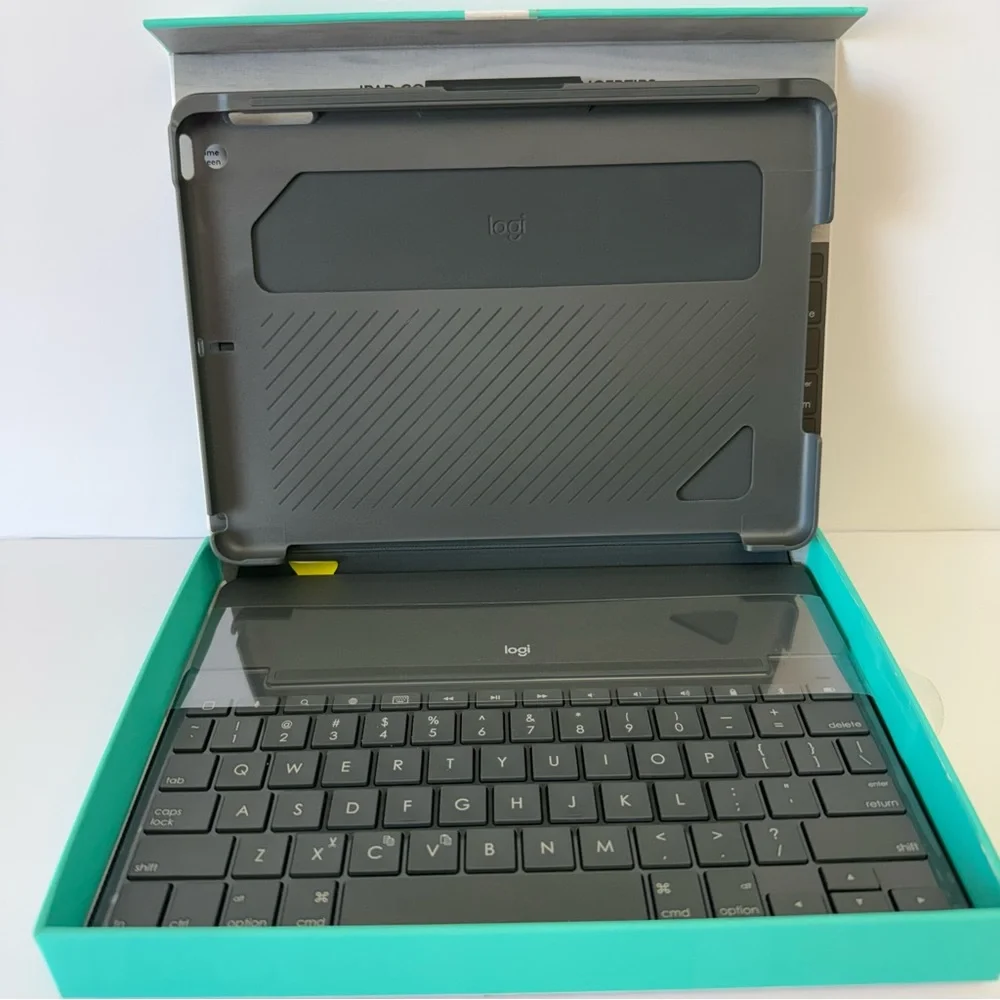 Logitech Slim Folio Keyboard Case for Apple iPad 5th & 6th Generation Bluetooth